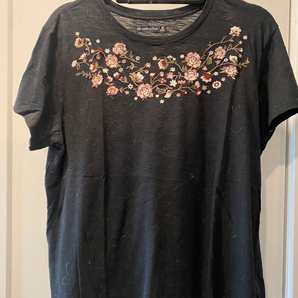 Abercrombie tshirt